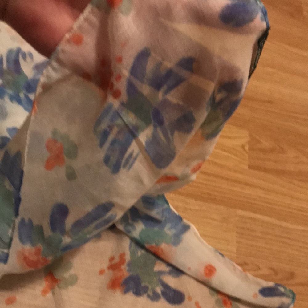 Scarf - Picture 2 of 3